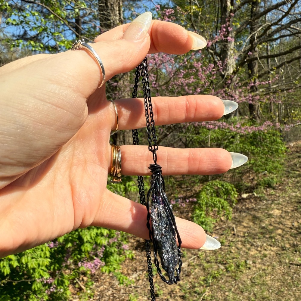 Statement Carbide Stone Necklace - image 4